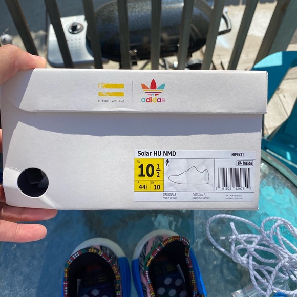 Human Race - Picture 5 of 6